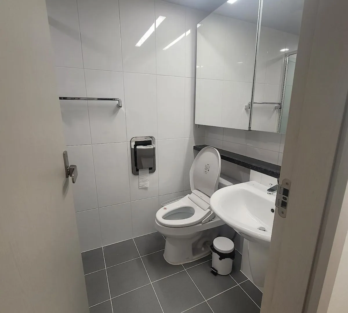 Apartment Newly Built Apt #Subway#Hyundai Outlet#Triple St #Free Parking# Incheon